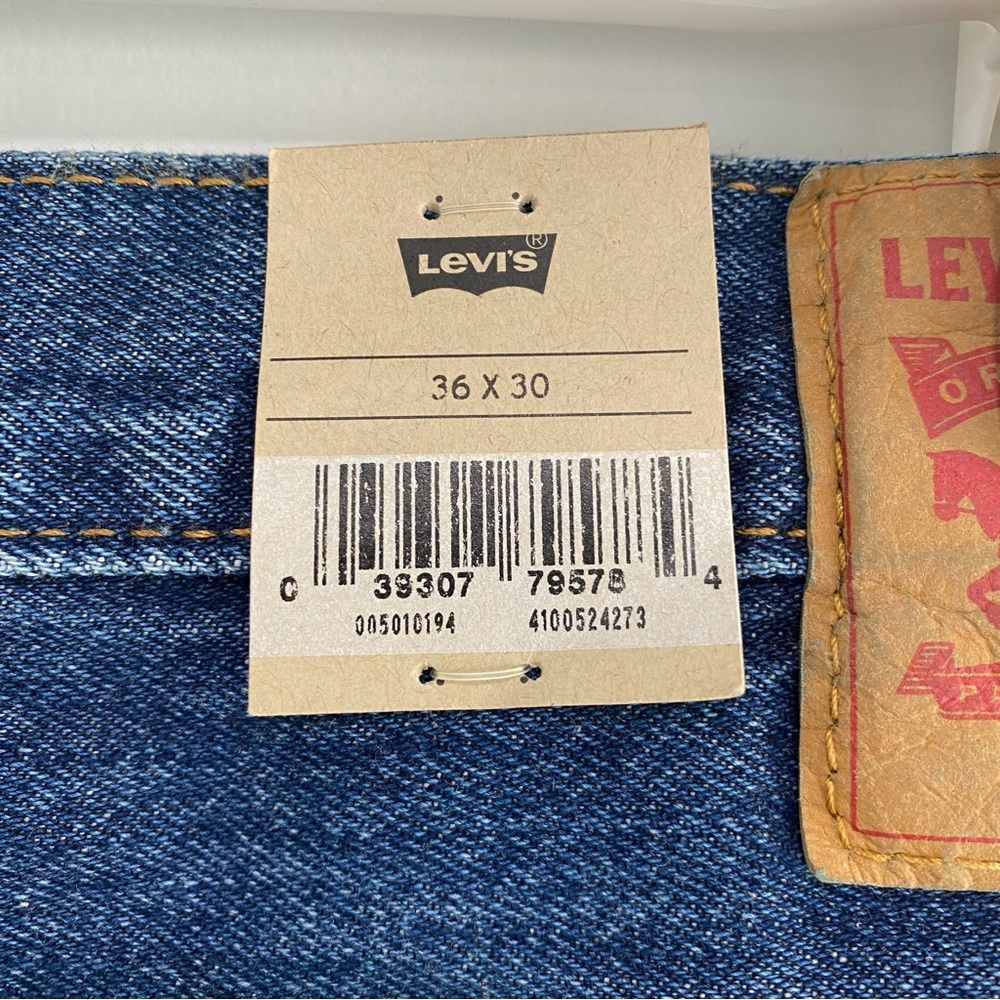Men’s Original Fit Button Fly 501 Jeans - Levi’s Washed Blue Size 36x30 - Picture 8 of 9